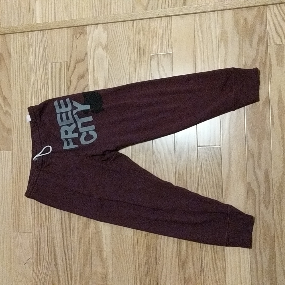 Freecity Crop Sweatpants Burgundy Small